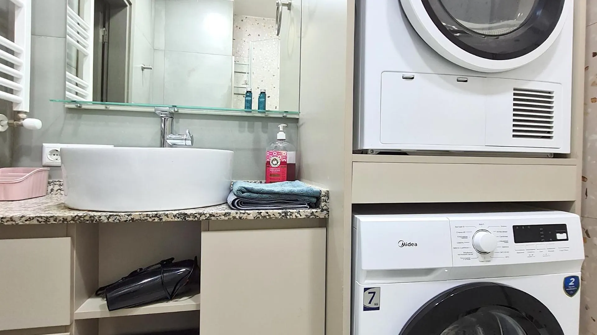 Modern 1Br Apartment With Kitchen, Balcony Sea View Batoemi 0*,