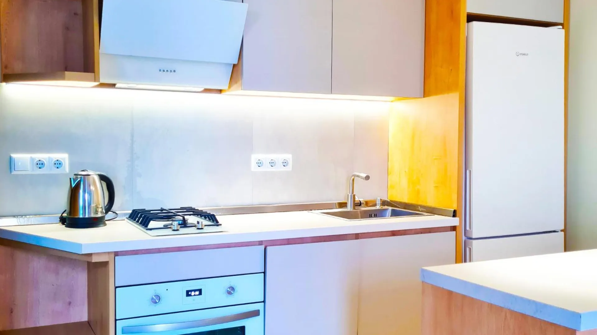 Modern 1Br Apartment With Kitchen, Balcony Sea View Batoemi