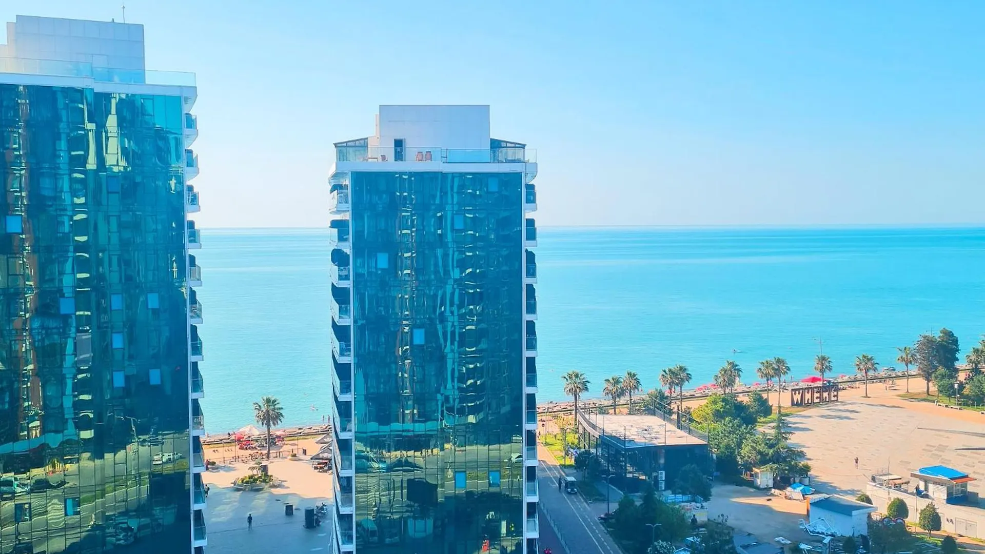 Modern 1Br Apartment With Kitchen, Balcony Sea View Batoemi Georgië